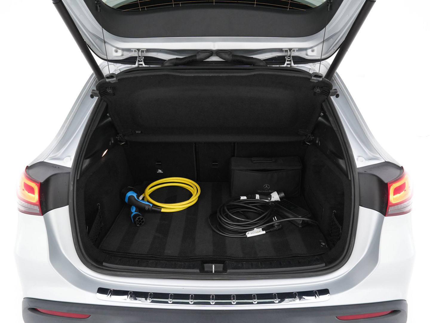 Mercedes-Benz EQA 250 Business Solution Luxury 67 kWh [ 3-Fase ] (SOH-94%) (INCL-BTW) *PANO | LEATHER | WIDESCREEN-COCKPIT | FULL-LED | BLINDSPOT | AMBIENT-LIGHT | CAMERA | NAVI-FULLMAP | DAB+ | COMFORT-SEATS | ECC | SHIFTPADDLES | CRUISE | HEATED-SEATS | ...