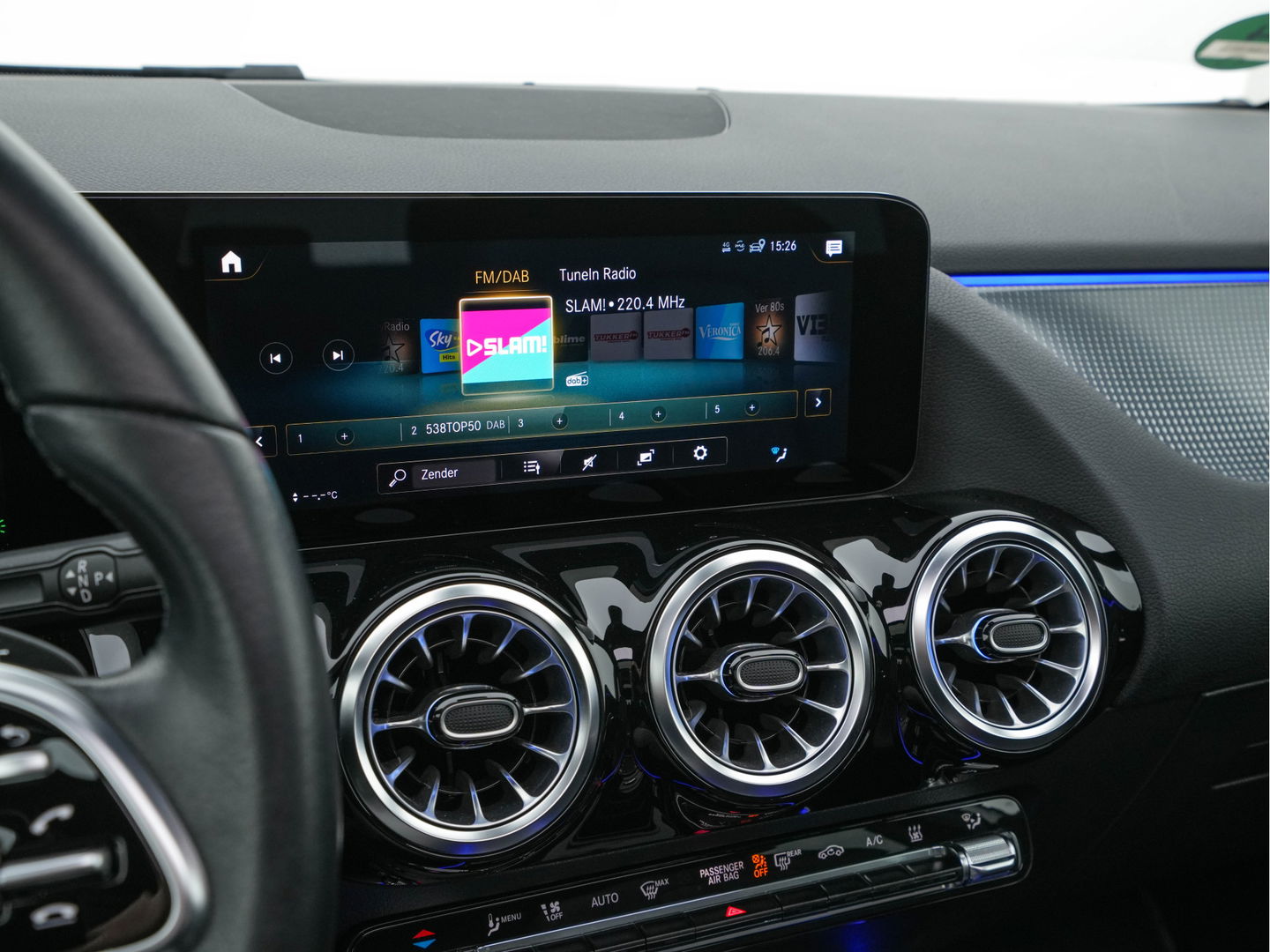 Mercedes-Benz EQA 250 Business Solution Luxury 67 kWh [ 3-Fase ] (SOH-94%) (INCL-BTW) *PANO | LEATHER | WIDESCREEN-COCKPIT | FULL-LED | BLINDSPOT | AMBIENT-LIGHT | CAMERA | NAVI-FULLMAP | DAB+ | COMFORT-SEATS | ECC | SHIFTPADDLES | CRUISE | HEATED-SEATS | ...