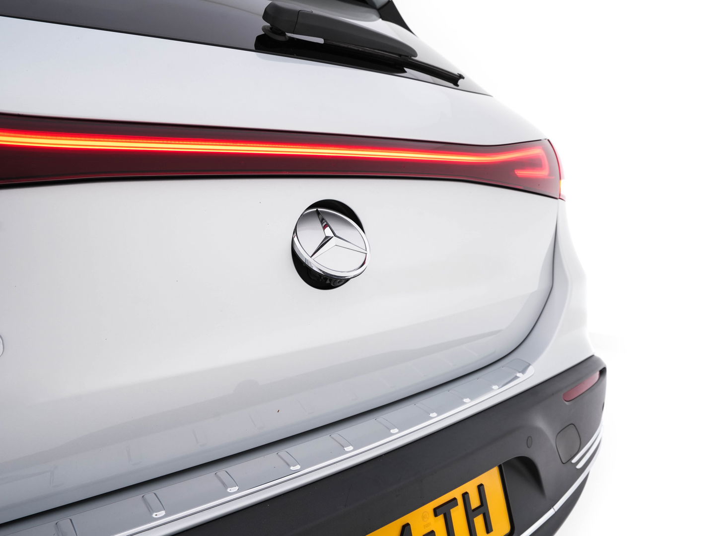 Mercedes-Benz EQA 250 Business Solution Luxury 67 kWh [ 3-Fase ] (SOH-94%) (INCL-BTW) *PANO | LEATHER | WIDESCREEN-COCKPIT | FULL-LED | BLINDSPOT | AMBIENT-LIGHT | CAMERA | NAVI-FULLMAP | DAB+ | COMFORT-SEATS | ECC | SHIFTPADDLES | CRUISE | HEATED-SEATS | ...