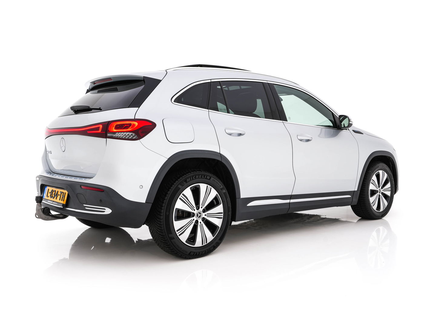 Mercedes-Benz EQA 250 Business Solution Luxury 67 kWh [ 3-Fase ] (SOH-94%) (INCL-BTW) *PANO | LEATHER | WIDESCREEN-COCKPIT | FULL-LED | BLINDSPOT | AMBIENT-LIGHT | CAMERA | NAVI-FULLMAP | DAB+ | COMFORT-SEATS | ECC | SHIFTPADDLES | CRUISE | HEATED-SEATS | ...