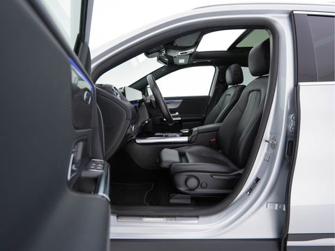Mercedes-Benz EQA 250 Business Solution Luxury 67 kWh [ 3-Fase ] (SOH-94%) (INCL-BTW) *PANO | LEATHER | WIDESCREEN-COCKPIT | FULL-LED | BLINDSPOT | AMBIENT-LIGHT | CAMERA | NAVI-FULLMAP | DAB+ | COMFORT-SEATS | ECC | SHIFTPADDLES | CRUISE | HEATED-SEATS | ...