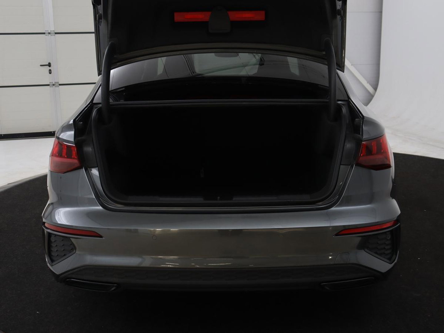 Audi A3 30 TFSI S edition | Sportstoelen | Carplay | Virtual Cockpit | Half leder | Climate control | Full LED | Cruise control | Parkeerhulp | Audi Sound | Getint glas