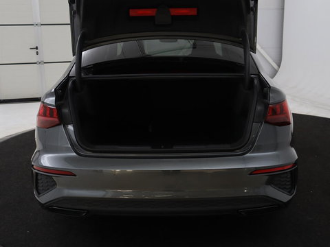 Audi A3 30 TFSI S edition | Sportstoelen | Carplay | Virtual Cockpit | Half leder | Climate control | Full LED | Cruise control | Parkeerhulp | Audi Sound | Getint glas