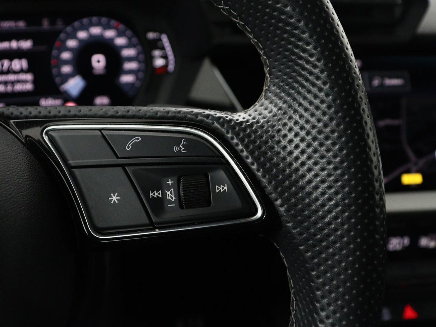 Audi A3 30 TFSI S edition | Sportstoelen | Carplay | Virtual Cockpit | Half leder | Climate control | Full LED | Cruise control | Parkeerhulp | Audi Sound | Getint glas