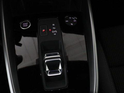 Audi A3 30 TFSI S edition | Sportstoelen | Carplay | Virtual Cockpit | Half leder | Climate control | Full LED | Cruise control | Parkeerhulp | Audi Sound | Getint glas