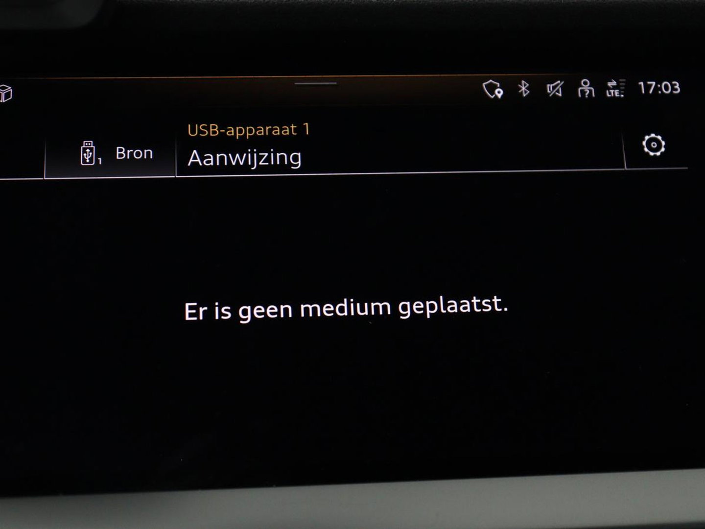 Audi A3 30 TFSI S edition | Sportstoelen | Carplay | Virtual Cockpit | Half leder | Climate control | Full LED | Cruise control | Parkeerhulp | Audi Sound | Getint glas