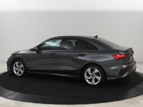 Audi A3 30 TFSI S edition | Sportstoelen | Carplay | Virtual Cockpit | Half leder | Climate control | Full LED | Cruise control | Parkeerhulp | Audi Sound | Getint glas