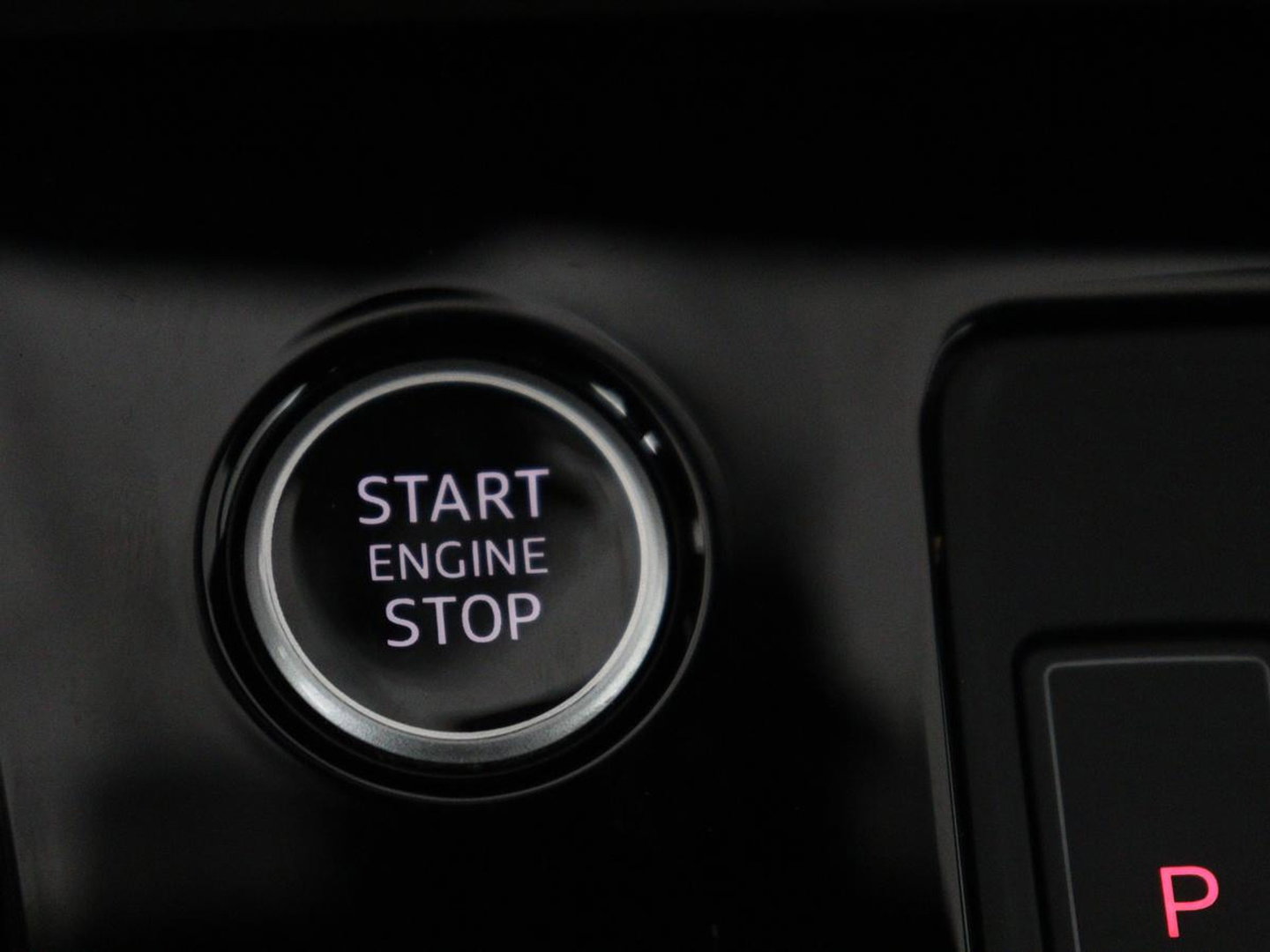 Audi A3 30 TFSI S edition | Sportstoelen | Carplay | Virtual Cockpit | Half leder | Climate control | Full LED | Cruise control | Parkeerhulp | Audi Sound | Getint glas