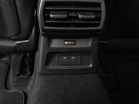 Audi A3 30 TFSI S edition | Sportstoelen | Carplay | Virtual Cockpit | Half leder | Climate control | Full LED | Cruise control | Parkeerhulp | Audi Sound | Getint glas