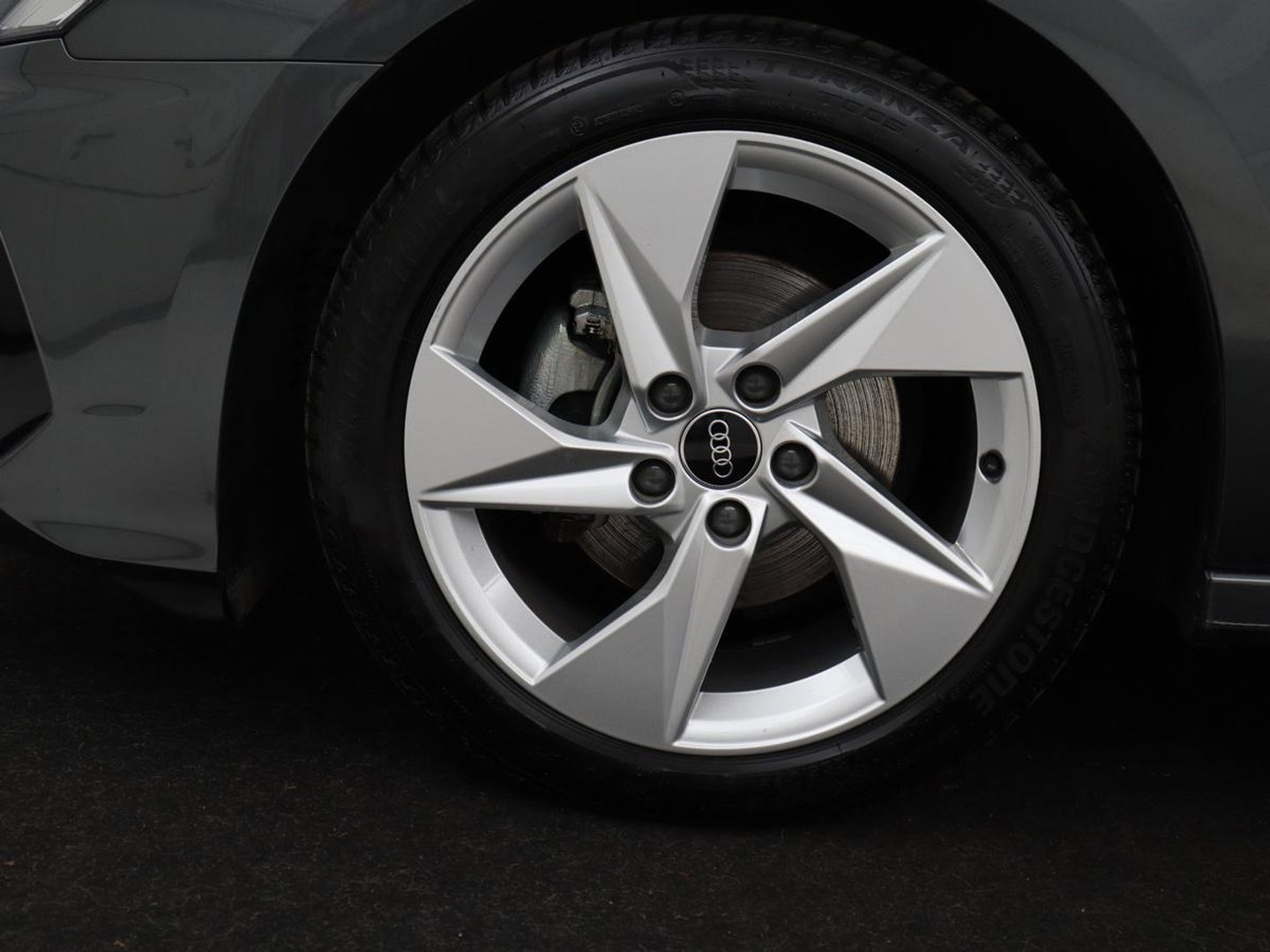 Audi A3 30 TFSI S edition | Sportstoelen | Carplay | Virtual Cockpit | Half leder | Climate control | Full LED | Cruise control | Parkeerhulp | Audi Sound | Getint glas