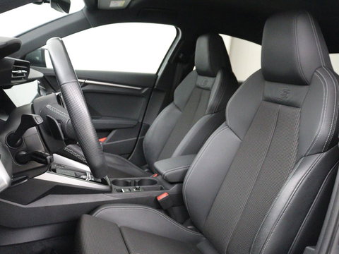 Audi A3 30 TFSI S edition | Sportstoelen | Carplay | Virtual Cockpit | Half leder | Climate control | Full LED | Cruise control | Parkeerhulp | Audi Sound | Getint glas