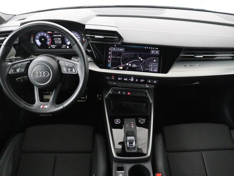 Audi A3 30 TFSI S edition | Sportstoelen | Carplay | Virtual Cockpit | Half leder | Climate control | Full LED | Cruise control | Parkeerhulp | Audi Sound | Getint glas