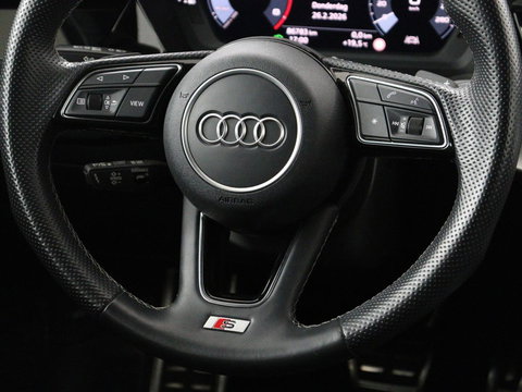 Audi A3 30 TFSI S edition | Sportstoelen | Carplay | Virtual Cockpit | Half leder | Climate control | Full LED | Cruise control | Parkeerhulp | Audi Sound | Getint glas