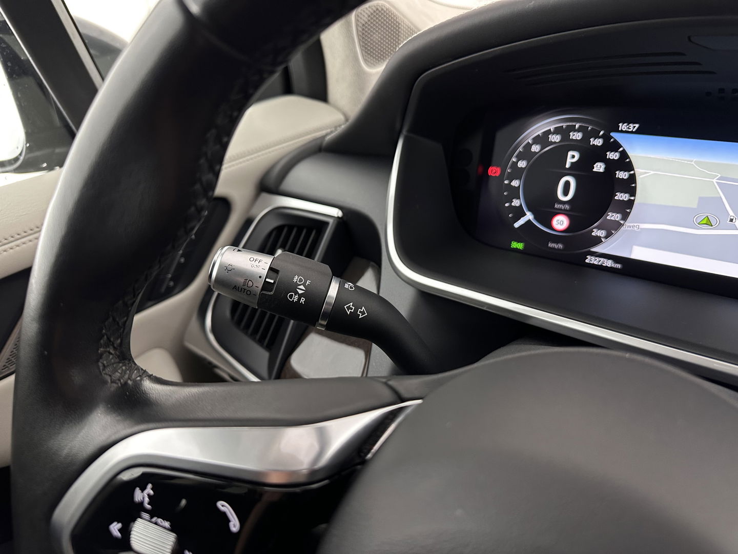 Jaguar I-PACE EV400 First Edition 90 kWh *PANO | LEATHER | MATRIX-LED | MERIDIAN | TOPVIEW | BLINDSPOT | MEMORY-PACK | DIGI-COCKPIT | KEYLESS | HEAD-UP | NAVI-FULLMAP | HEATED-SPORTSEATS | DAB+ | AMBIENTLIGHT | TOWBAR | 20"ALU*