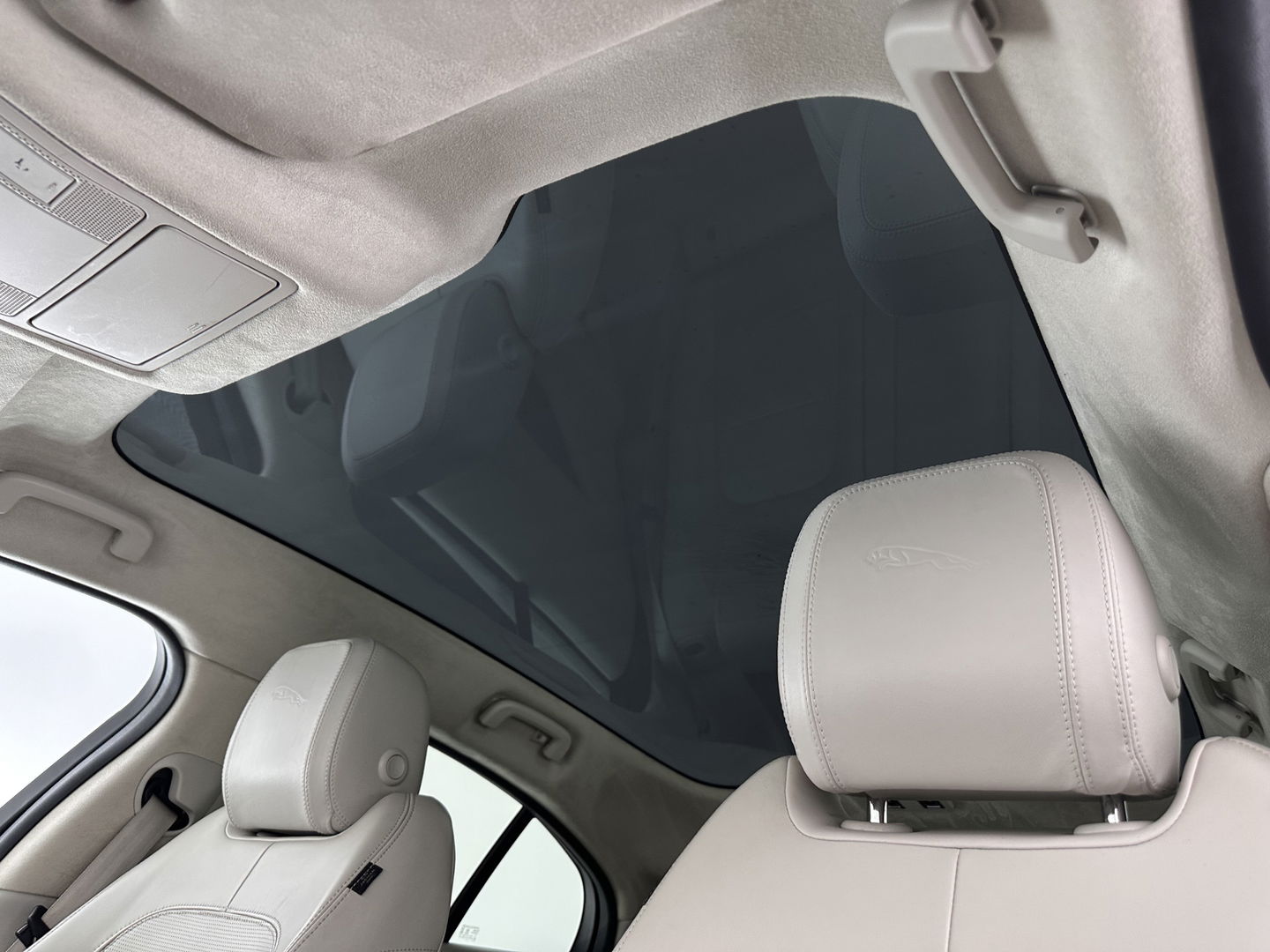 Jaguar I-PACE EV400 First Edition 90 kWh *PANO | LEATHER | MATRIX-LED | MERIDIAN | TOPVIEW | BLINDSPOT | MEMORY-PACK | DIGI-COCKPIT | KEYLESS | HEAD-UP | NAVI-FULLMAP | HEATED-SPORTSEATS | DAB+ | AMBIENTLIGHT | TOWBAR | 20"ALU*