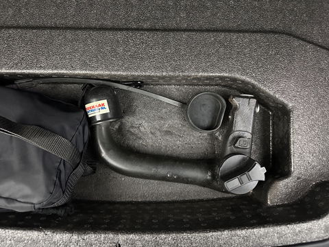 Jaguar I-PACE EV400 First Edition 90 kWh *PANO | LEATHER | MATRIX-LED | MERIDIAN | TOPVIEW | BLINDSPOT | MEMORY-PACK | DIGI-COCKPIT | KEYLESS | HEAD-UP | NAVI-FULLMAP | HEATED-SPORTSEATS | DAB+ | AMBIENTLIGHT | TOWBAR | 20"ALU*