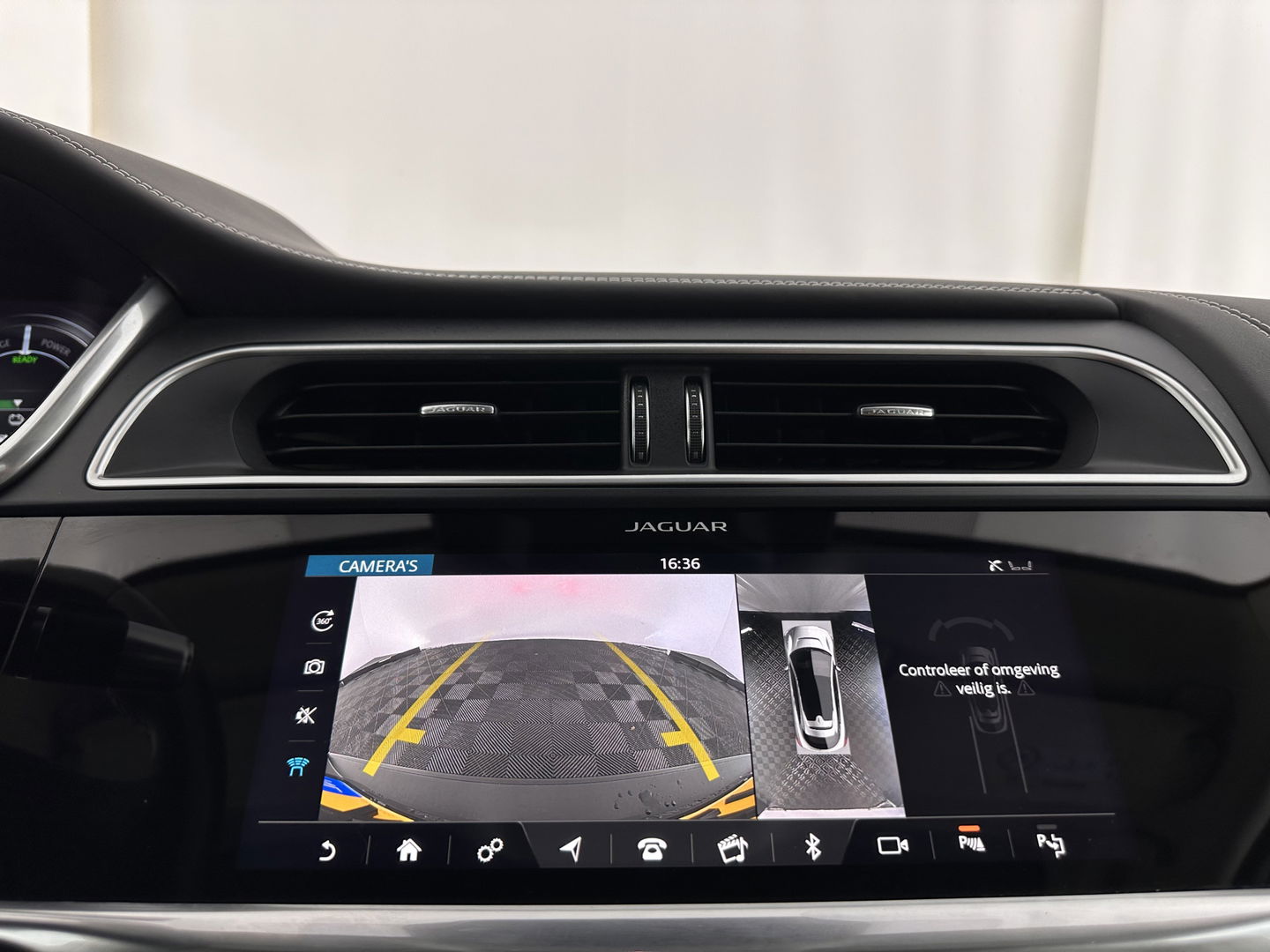 Jaguar I-PACE EV400 First Edition 90 kWh *PANO | LEATHER | MATRIX-LED | MERIDIAN | TOPVIEW | BLINDSPOT | MEMORY-PACK | DIGI-COCKPIT | KEYLESS | HEAD-UP | NAVI-FULLMAP | HEATED-SPORTSEATS | DAB+ | AMBIENTLIGHT | TOWBAR | 20"ALU*