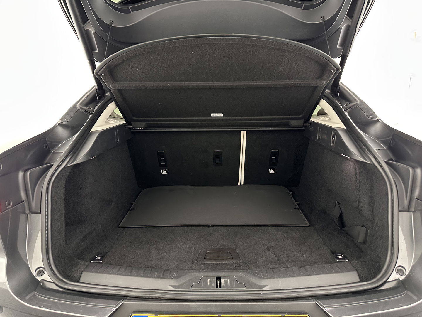 Jaguar I-PACE EV400 First Edition 90 kWh *PANO | LEATHER | MATRIX-LED | MERIDIAN | TOPVIEW | BLINDSPOT | MEMORY-PACK | DIGI-COCKPIT | KEYLESS | HEAD-UP | NAVI-FULLMAP | HEATED-SPORTSEATS | DAB+ | AMBIENTLIGHT | TOWBAR | 20"ALU*