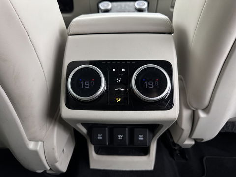 Jaguar I-PACE EV400 First Edition 90 kWh *PANO | LEATHER | MATRIX-LED | MERIDIAN | TOPVIEW | BLINDSPOT | MEMORY-PACK | DIGI-COCKPIT | KEYLESS | HEAD-UP | NAVI-FULLMAP | HEATED-SPORTSEATS | DAB+ | AMBIENTLIGHT | TOWBAR | 20"ALU*