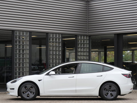Tesla Model 3 LONG RANGE AWD 75kWh/ NIEUW MODEL/ SOH 93%/ ELEKT. ACHTERKLEP/ WARMTEPOMP