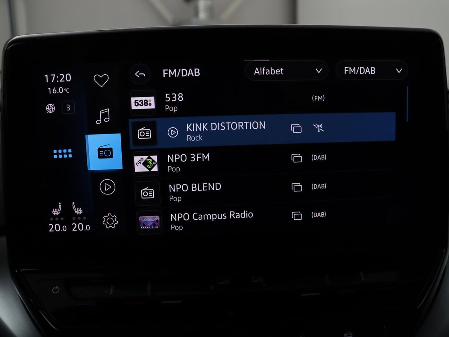 Volkswagen ID.4 First 77 kWh | SOH 90% | Stoel & stuurverwarming | Adaptive cruise | Camera | Carplay | Half leder | Navigatie | 20'' | Full LED | Keyless | Climate control | Sfeerverlichting