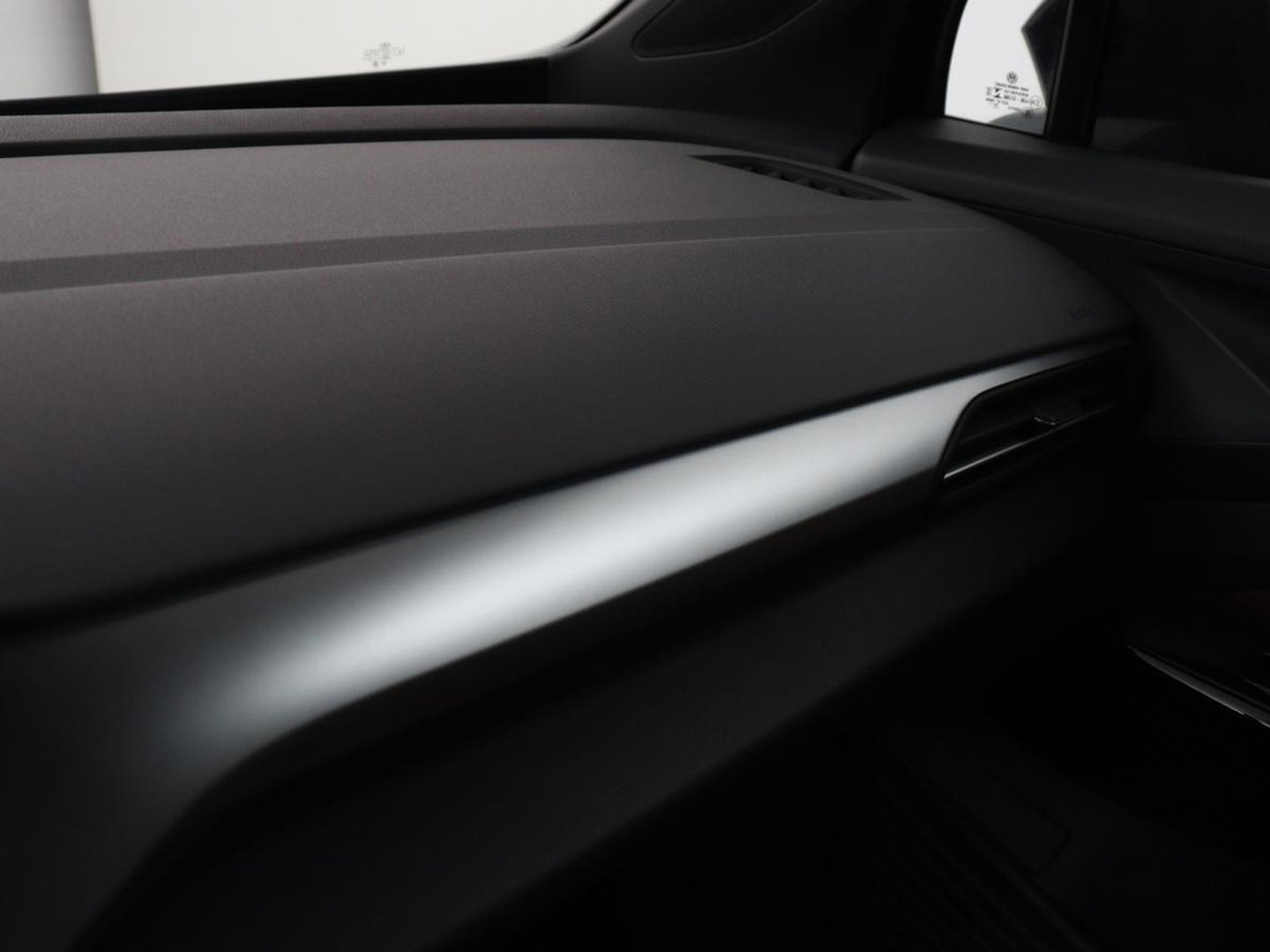 Volkswagen ID.4 First 77 kWh | SOH 90% | Stoel & stuurverwarming | Adaptive cruise | Camera | Carplay | Half leder | Navigatie | 20'' | Full LED | Keyless | Climate control | Sfeerverlichting