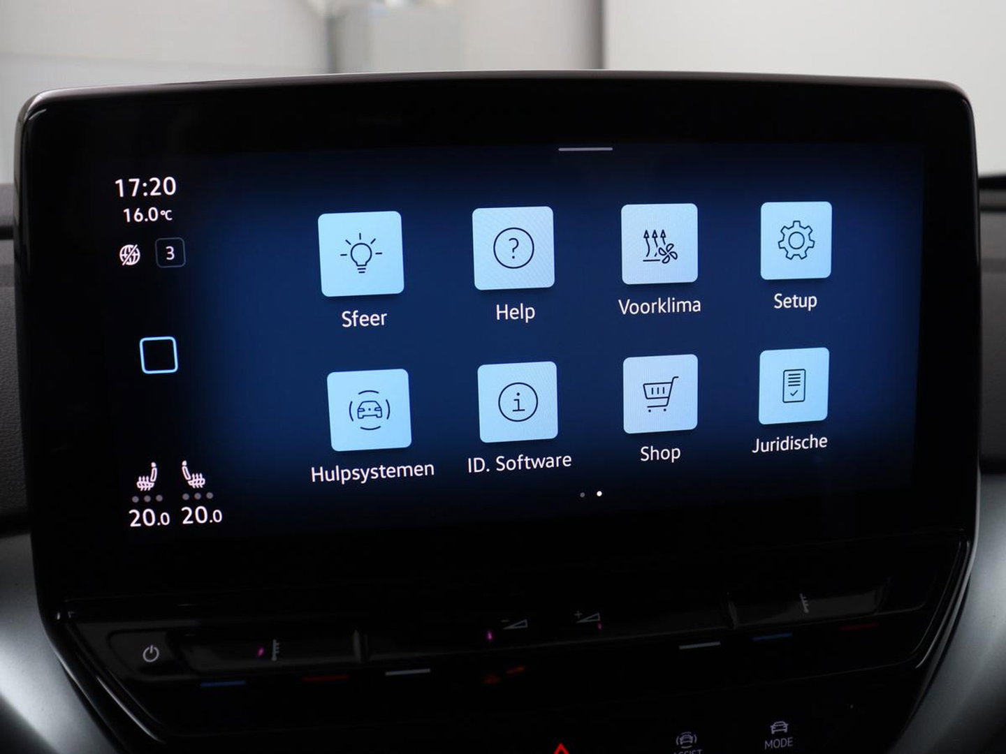 Volkswagen ID.4 First 77 kWh | SOH 90% | Stoel & stuurverwarming | Adaptive cruise | Camera | Carplay | Half leder | Navigatie | 20'' | Full LED | Keyless | Climate control | Sfeerverlichting