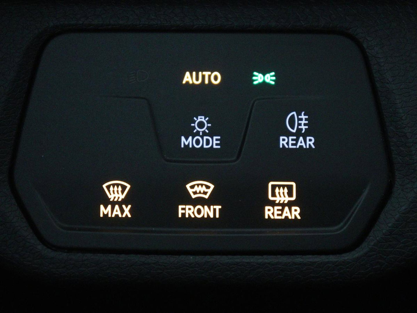 Volkswagen ID.4 First 77 kWh | SOH 90% | Stoel & stuurverwarming | Adaptive cruise | Camera | Carplay | Half leder | Navigatie | 20'' | Full LED | Keyless | Climate control | Sfeerverlichting