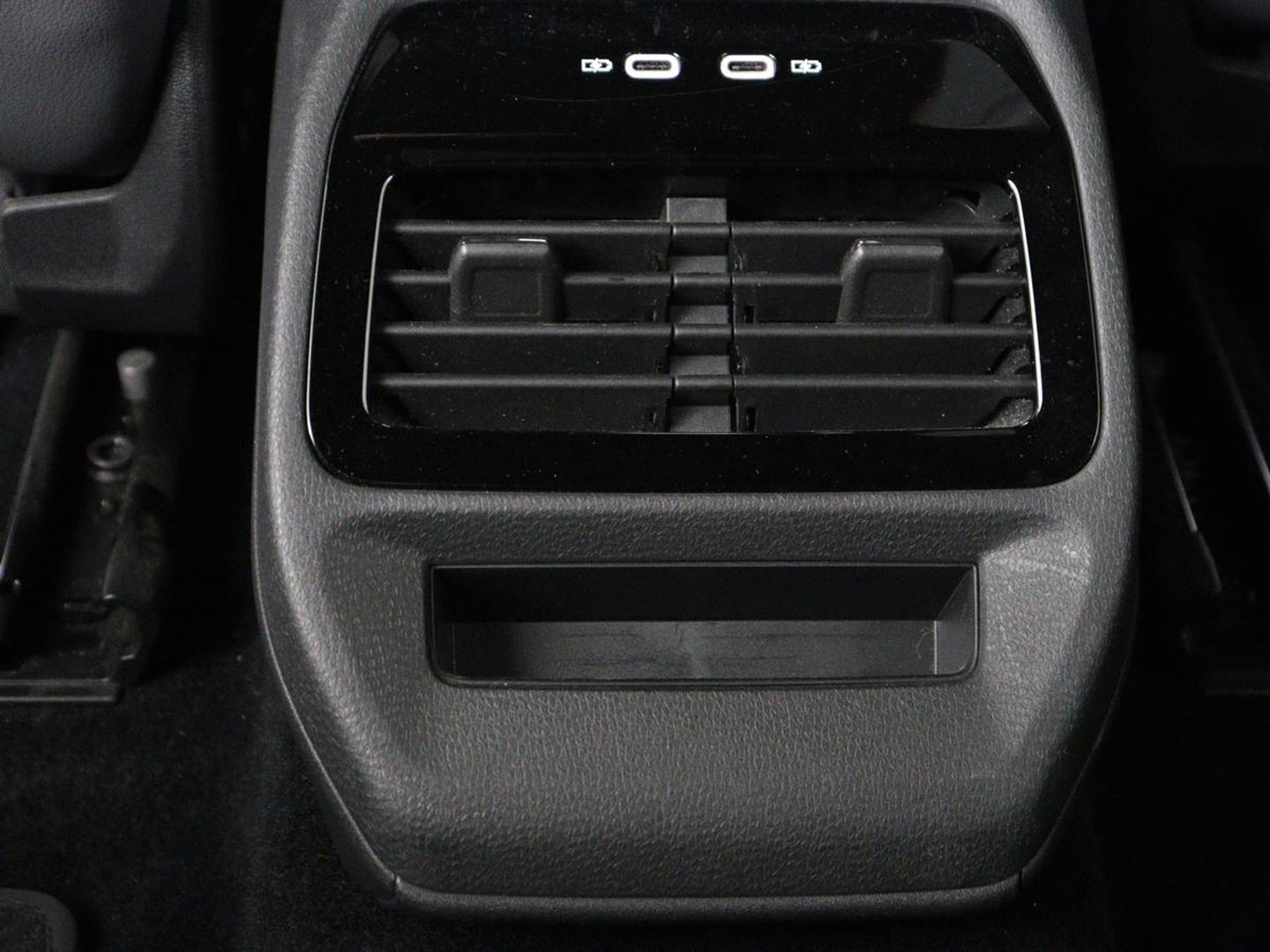 Volkswagen ID.4 First 77 kWh | SOH 90% | Stoel & stuurverwarming | Adaptive cruise | Camera | Carplay | Half leder | Navigatie | 20'' | Full LED | Keyless | Climate control | Sfeerverlichting