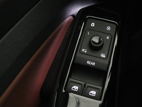 Volkswagen ID.4 First 77 kWh | SOH 90% | Stoel & stuurverwarming | Adaptive cruise | Camera | Carplay | Half leder | Navigatie | 20'' | Full LED | Keyless | Climate control | Sfeerverlichting