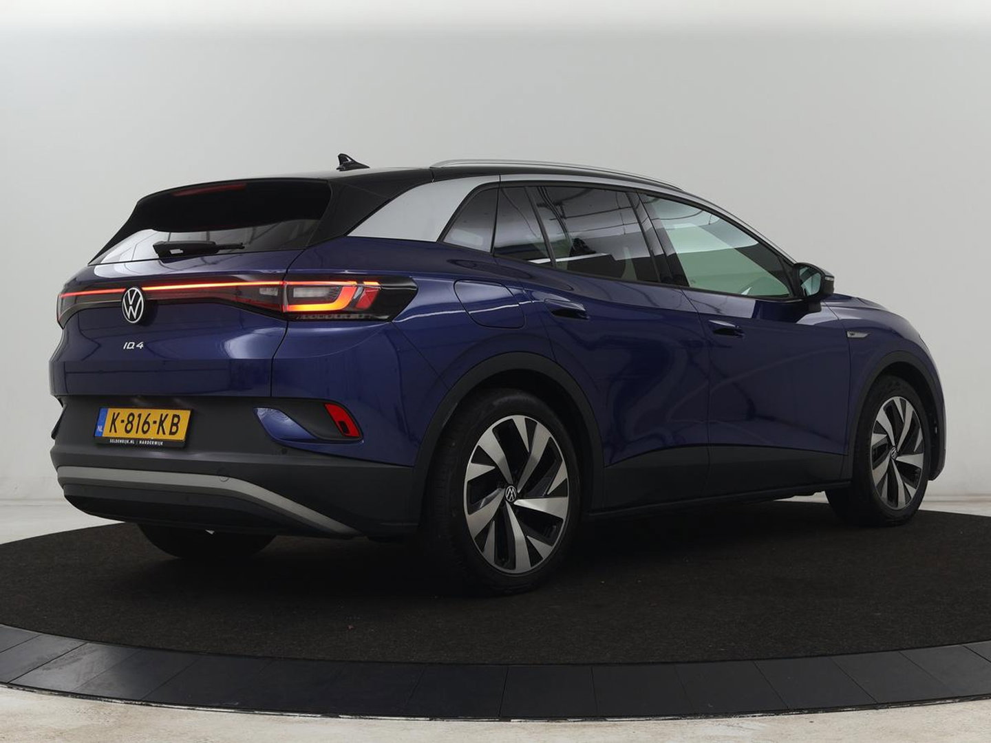 Volkswagen ID.4 First 77 kWh | SOH 90% | Stoel & stuurverwarming | Adaptive cruise | Camera | Carplay | Half leder | Navigatie | 20'' | Full LED | Keyless | Climate control | Sfeerverlichting