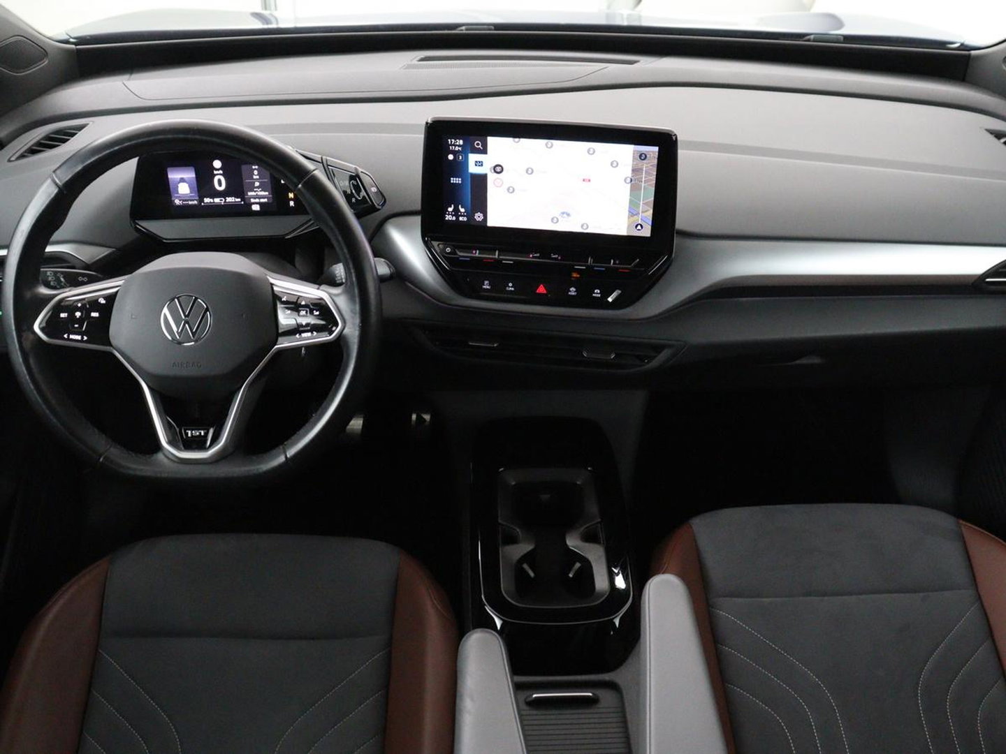 Volkswagen ID.4 First 77 kWh | SOH 90% | Stoel & stuurverwarming | Adaptive cruise | Camera | Carplay | Half leder | Navigatie | 20'' | Full LED | Keyless | Climate control | Sfeerverlichting