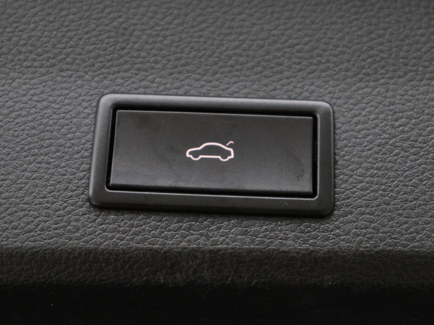 SEAT Ateca 1.5 TSI FR Intens | Panoramadak | Trekhaak | Stoelverwarming | 360 Camera | Adaptive cruise | Alcantara | Beats Audio | Virtual Cockpit | Carplay | Full LED | Keyless | Navigatie