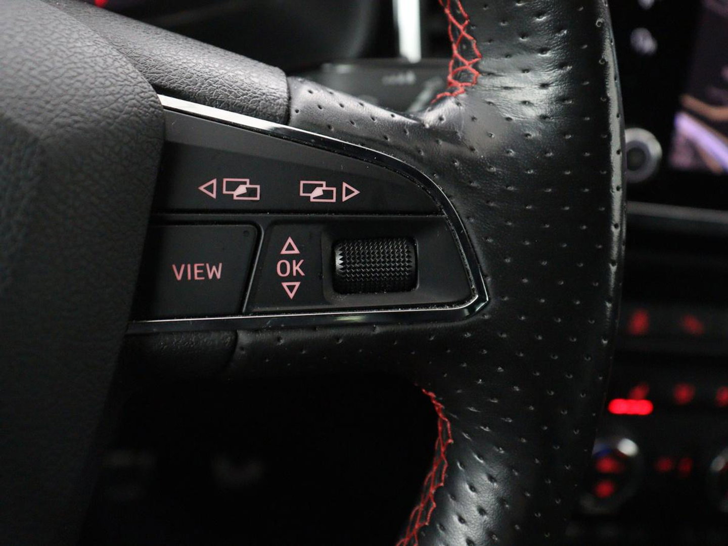 SEAT Ateca 1.5 TSI FR Intens | Panoramadak | Trekhaak | Stoelverwarming | 360 Camera | Adaptive cruise | Alcantara | Beats Audio | Virtual Cockpit | Carplay | Full LED | Keyless | Navigatie