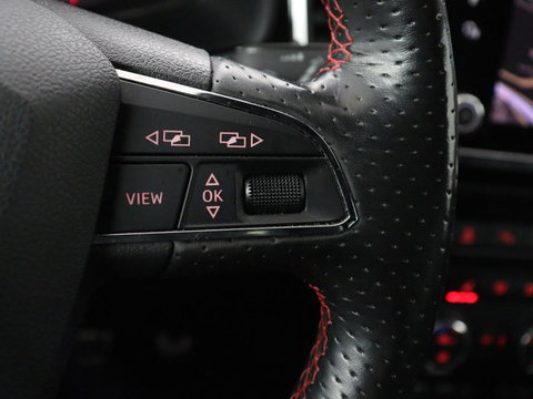 SEAT Ateca 1.5 TSI FR Intens | Panoramadak | Trekhaak | Stoelverwarming | 360 Camera | Adaptive cruise | Alcantara | Beats Audio | Virtual Cockpit | Carplay | Full LED | Keyless | Navigatie