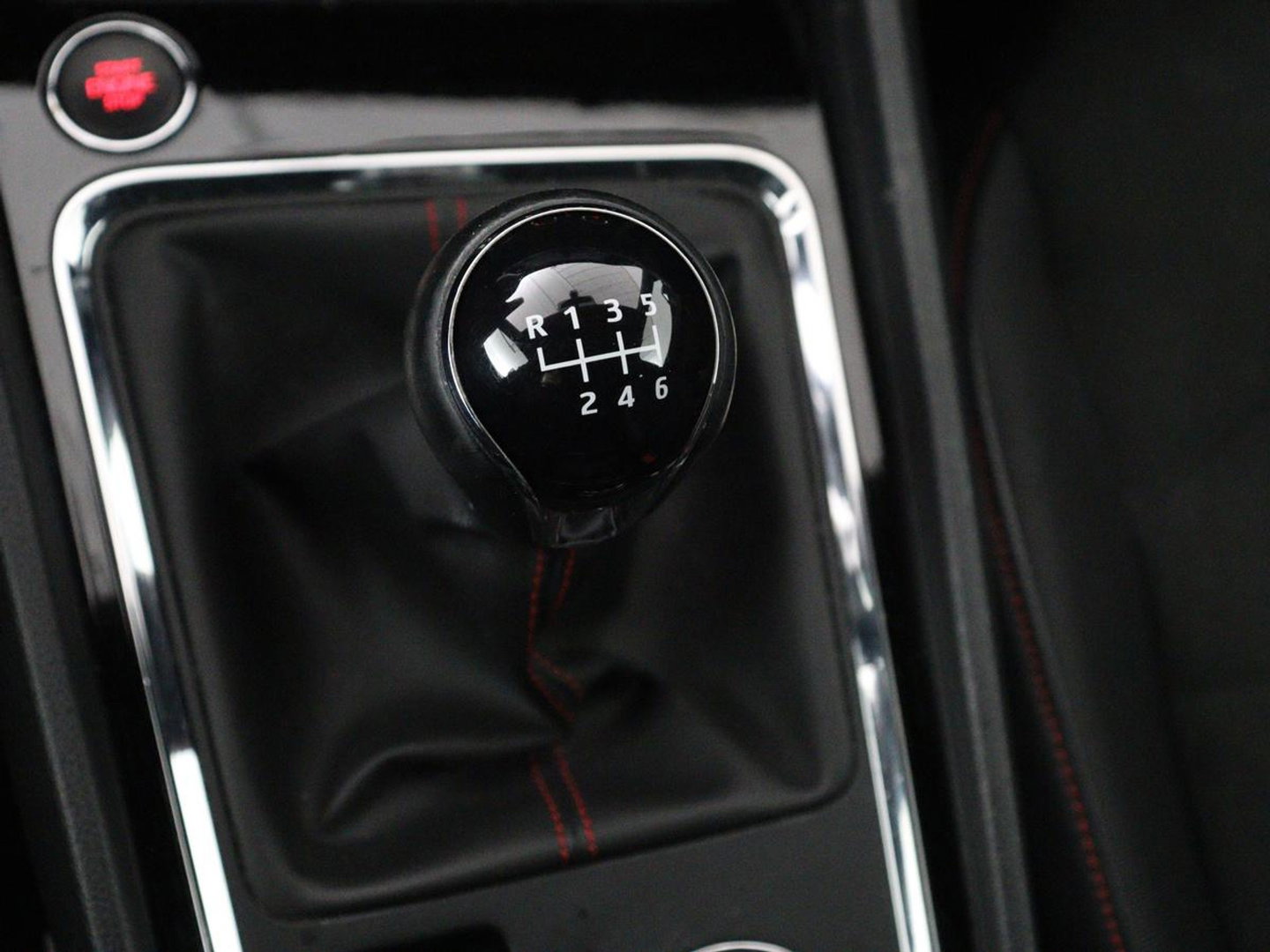 SEAT Ateca 1.5 TSI FR Intens | Panoramadak | Trekhaak | Stoelverwarming | 360 Camera | Adaptive cruise | Alcantara | Beats Audio | Virtual Cockpit | Carplay | Full LED | Keyless | Navigatie