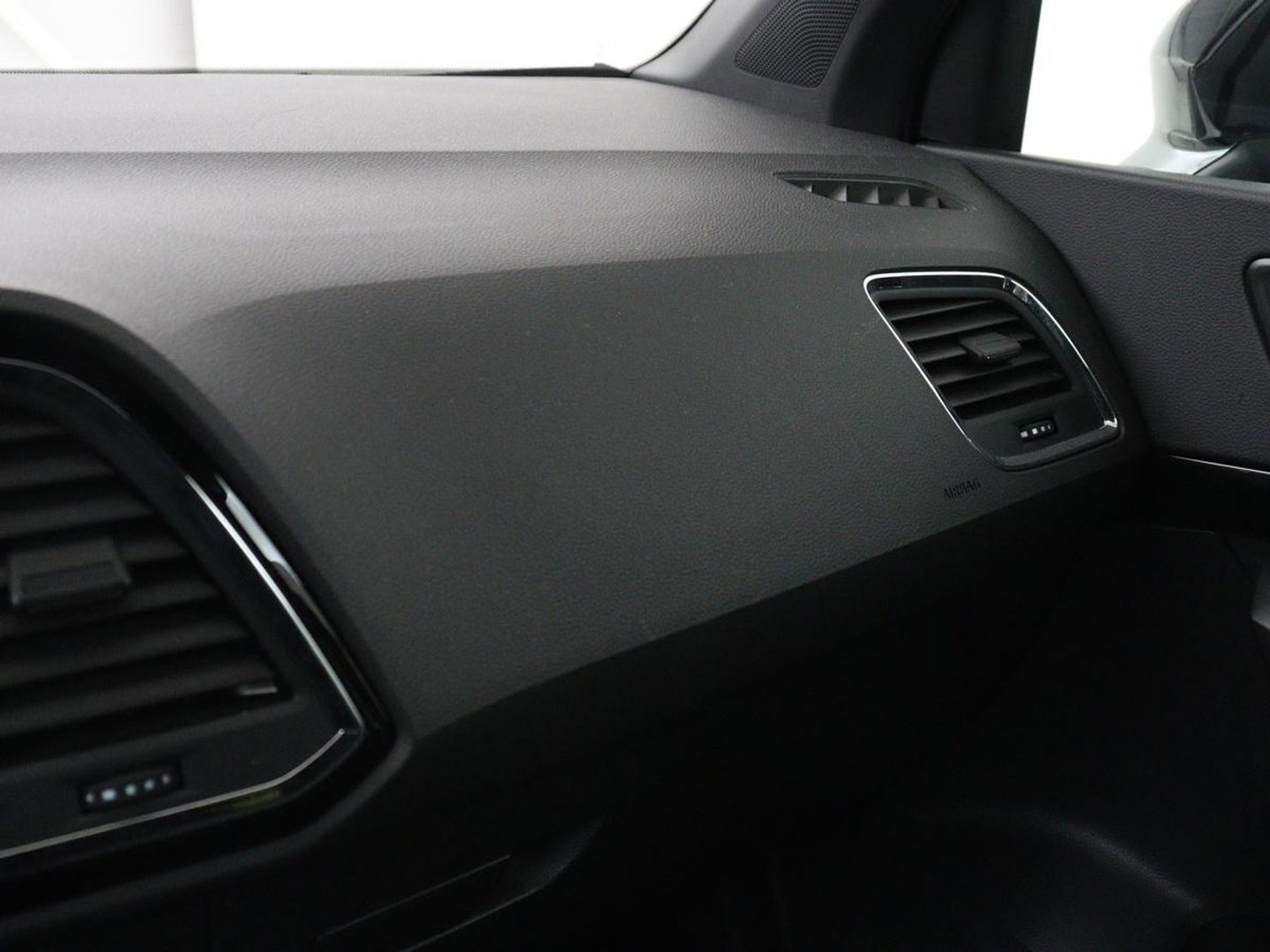 SEAT Ateca 1.5 TSI FR Intens | Panoramadak | Trekhaak | Stoelverwarming | 360 Camera | Adaptive cruise | Alcantara | Beats Audio | Virtual Cockpit | Carplay | Full LED | Keyless | Navigatie