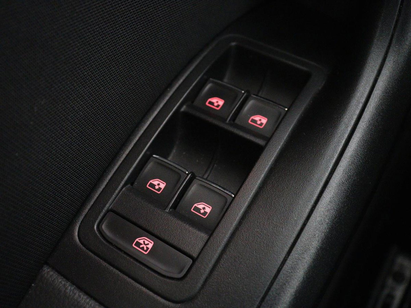 SEAT Ateca 1.5 TSI FR Intens | Panoramadak | Trekhaak | Stoelverwarming | 360 Camera | Adaptive cruise | Alcantara | Beats Audio | Virtual Cockpit | Carplay | Full LED | Keyless | Navigatie