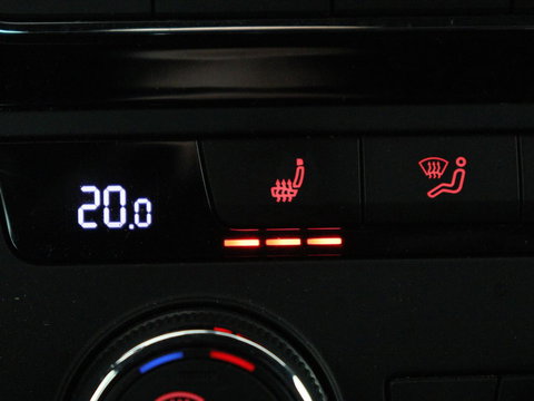 SEAT Ateca 1.5 TSI FR Intens | Panoramadak | Trekhaak | Stoelverwarming | 360 Camera | Adaptive cruise | Alcantara | Beats Audio | Virtual Cockpit | Carplay | Full LED | Keyless | Navigatie