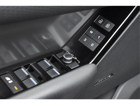 Land Rover Range Rover Velar 2.0 P400e 404pk | Open dak | Elekt.trekhaak | 360 gr. camera | Keyless | Elektr.stoelen Memory | Full LED