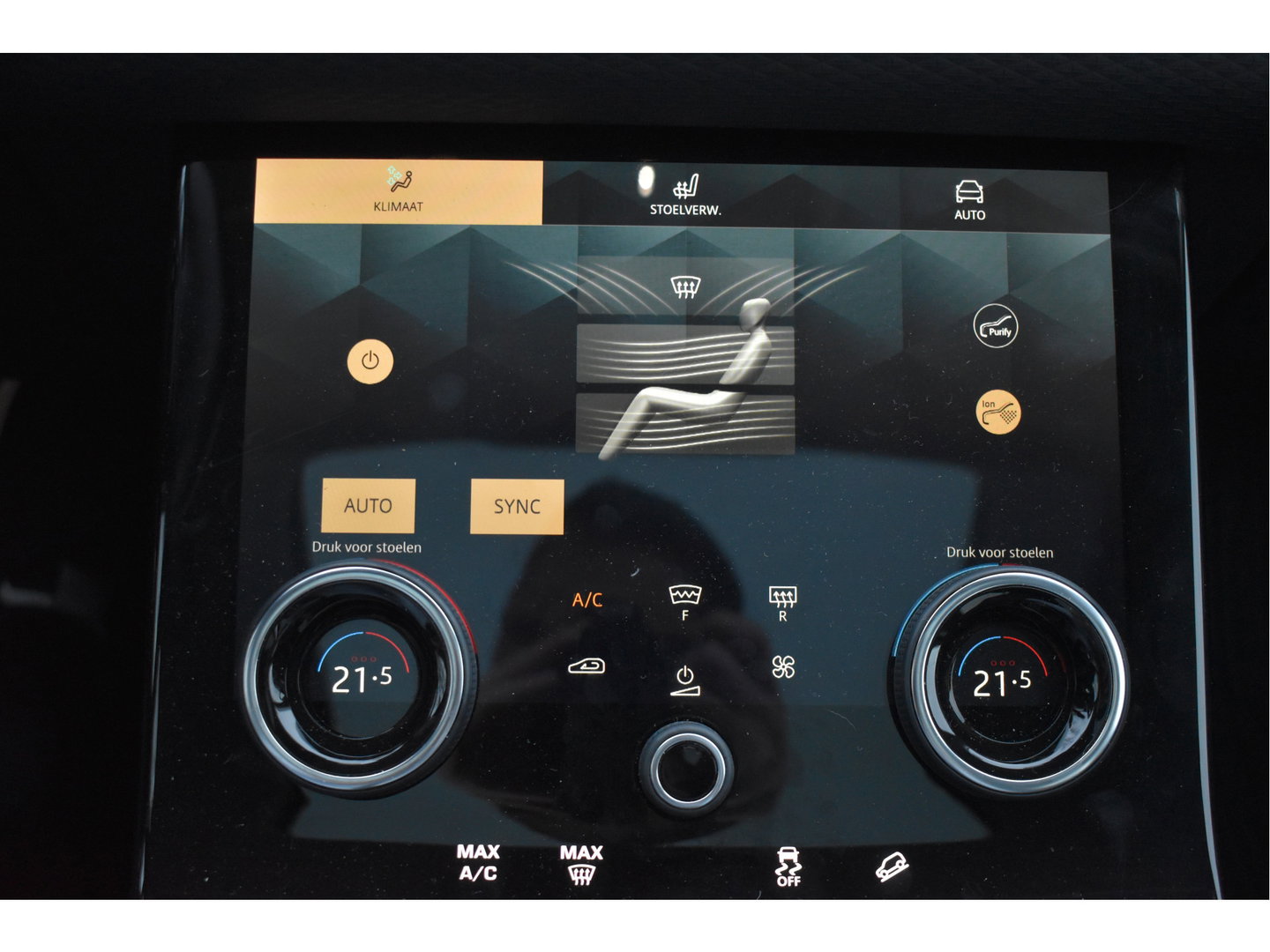 Land Rover Range Rover Velar 2.0 P400e 404pk | Open dak | Elekt.trekhaak | 360 gr. camera | Keyless | Elektr.stoelen Memory | Full LED