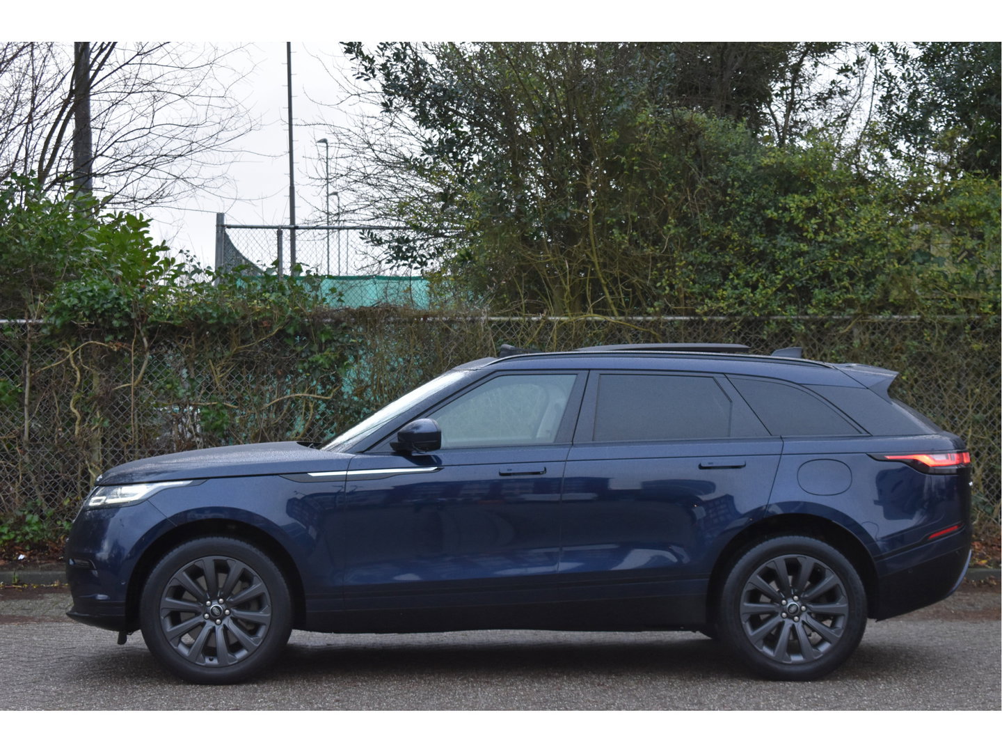 Land Rover Range Rover Velar 2.0 P400e 404pk | Open dak | Elekt.trekhaak | 360 gr. camera | Keyless | Elektr.stoelen Memory | Full LED