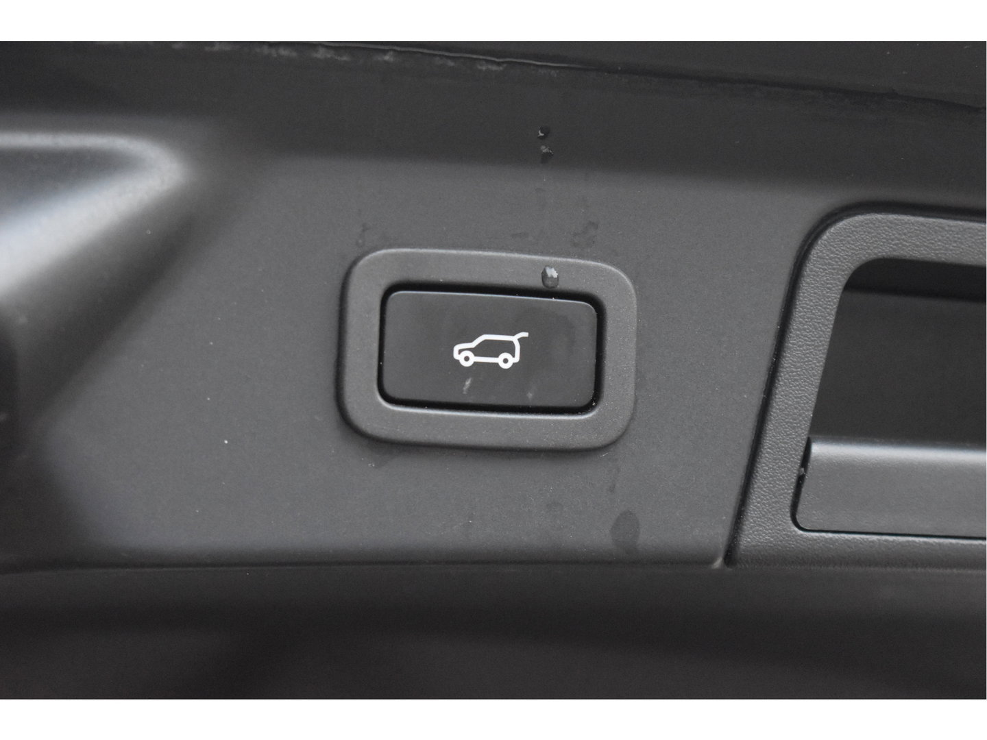 Land Rover Range Rover Velar 2.0 P400e 404pk | Open dak | Elekt.trekhaak | 360 gr. camera | Keyless | Elektr.stoelen Memory | Full LED