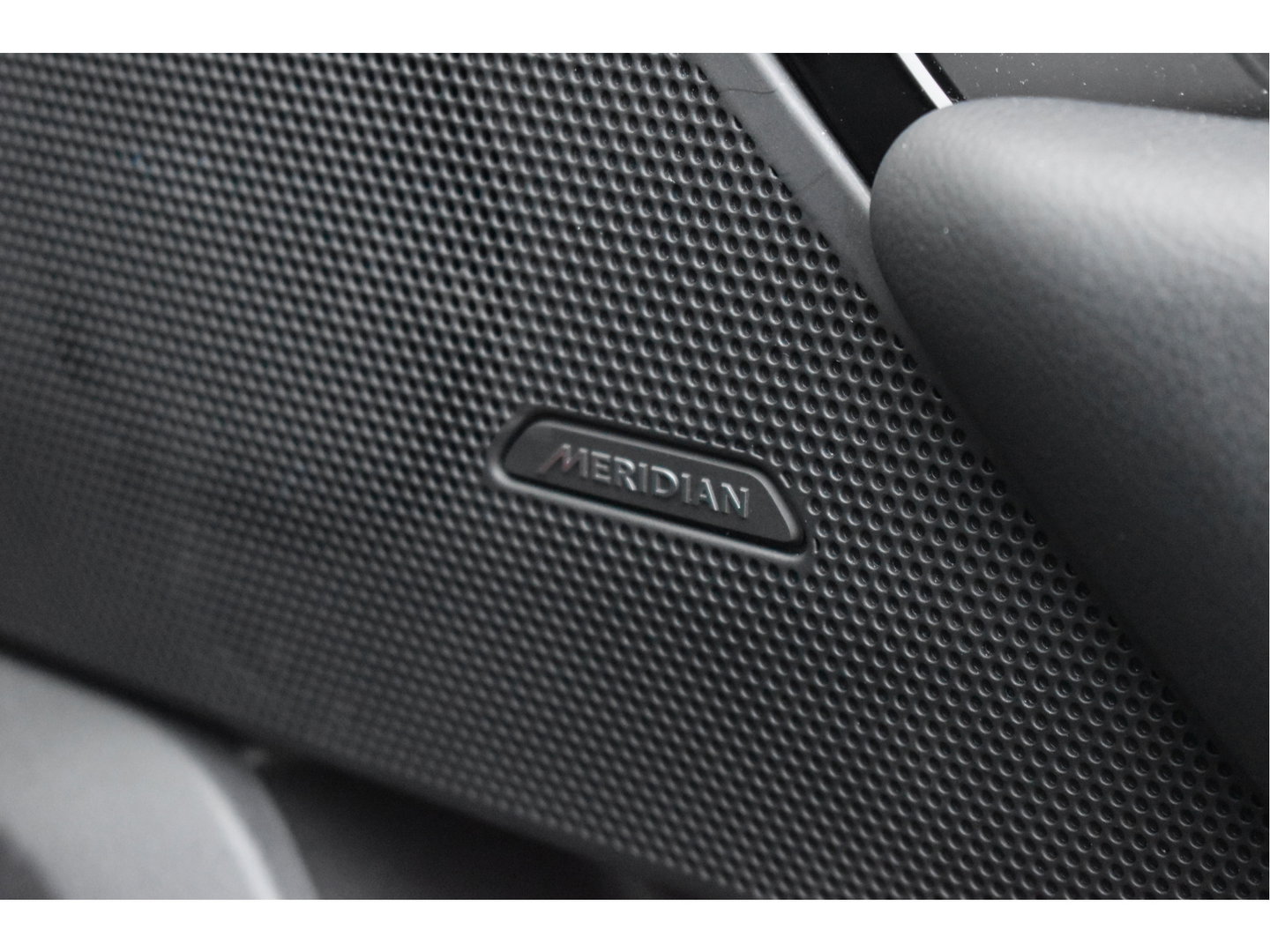 Land Rover Range Rover Velar 2.0 P400e 404pk | Open dak | Elekt.trekhaak | 360 gr. camera | Keyless | Elektr.stoelen Memory | Full LED