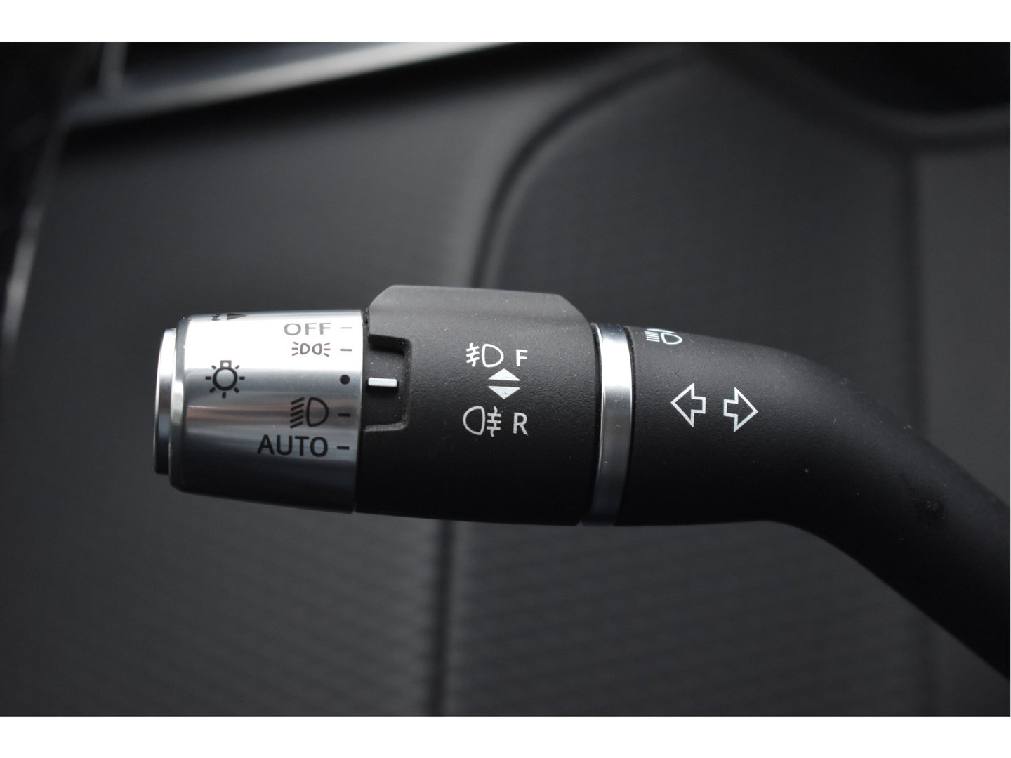 Land Rover Range Rover Velar 2.0 P400e 404pk | Open dak | Elekt.trekhaak | 360 gr. camera | Keyless | Elektr.stoelen Memory | Full LED