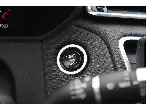 Land Rover Range Rover Velar 2.0 P400e 404pk | Open dak | Elekt.trekhaak | 360 gr. camera | Keyless | Elektr.stoelen Memory | Full LED