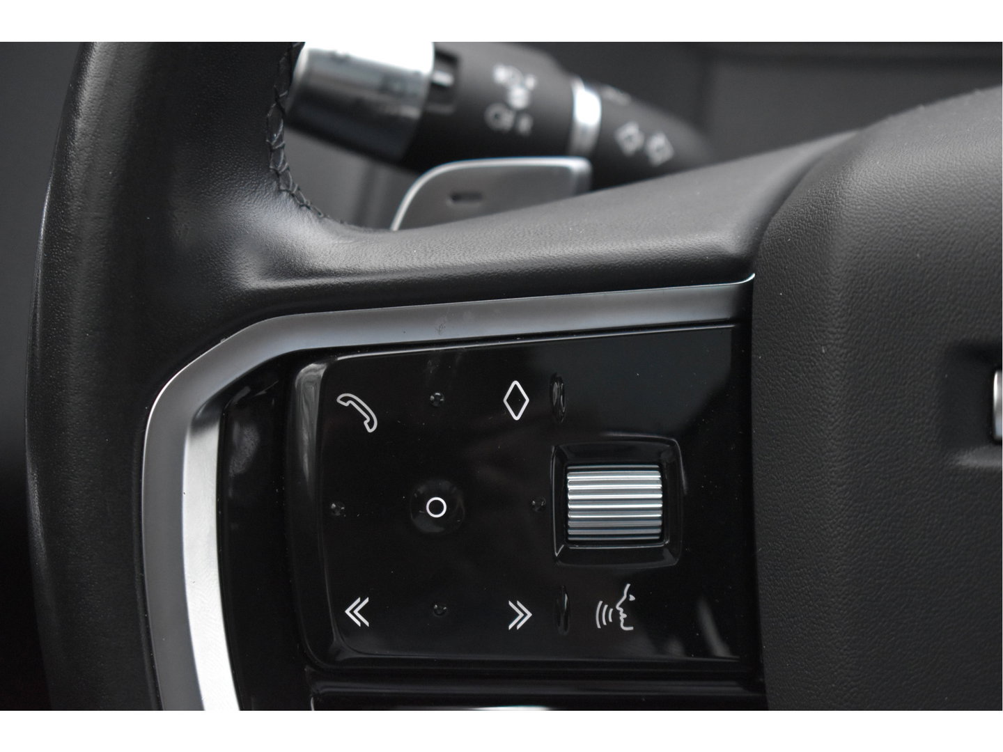 Land Rover Range Rover Velar 2.0 P400e 404pk | Open dak | Elekt.trekhaak | 360 gr. camera | Keyless | Elektr.stoelen Memory | Full LED