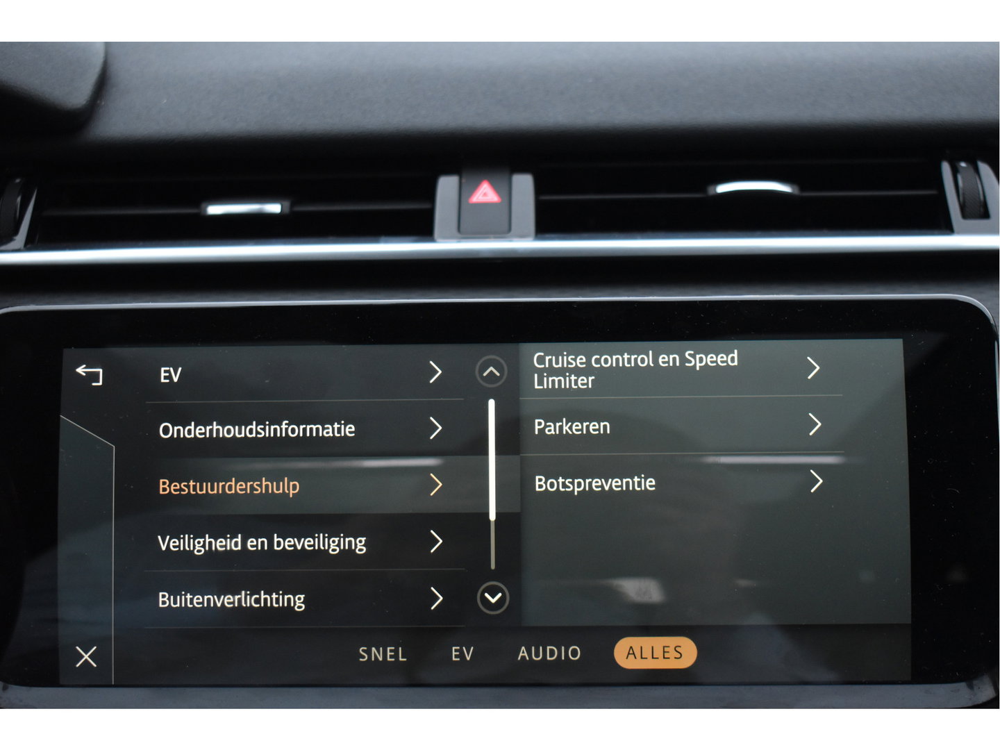 Land Rover Range Rover Velar 2.0 P400e 404pk | Open dak | Elekt.trekhaak | 360 gr. camera | Keyless | Elektr.stoelen Memory | Full LED