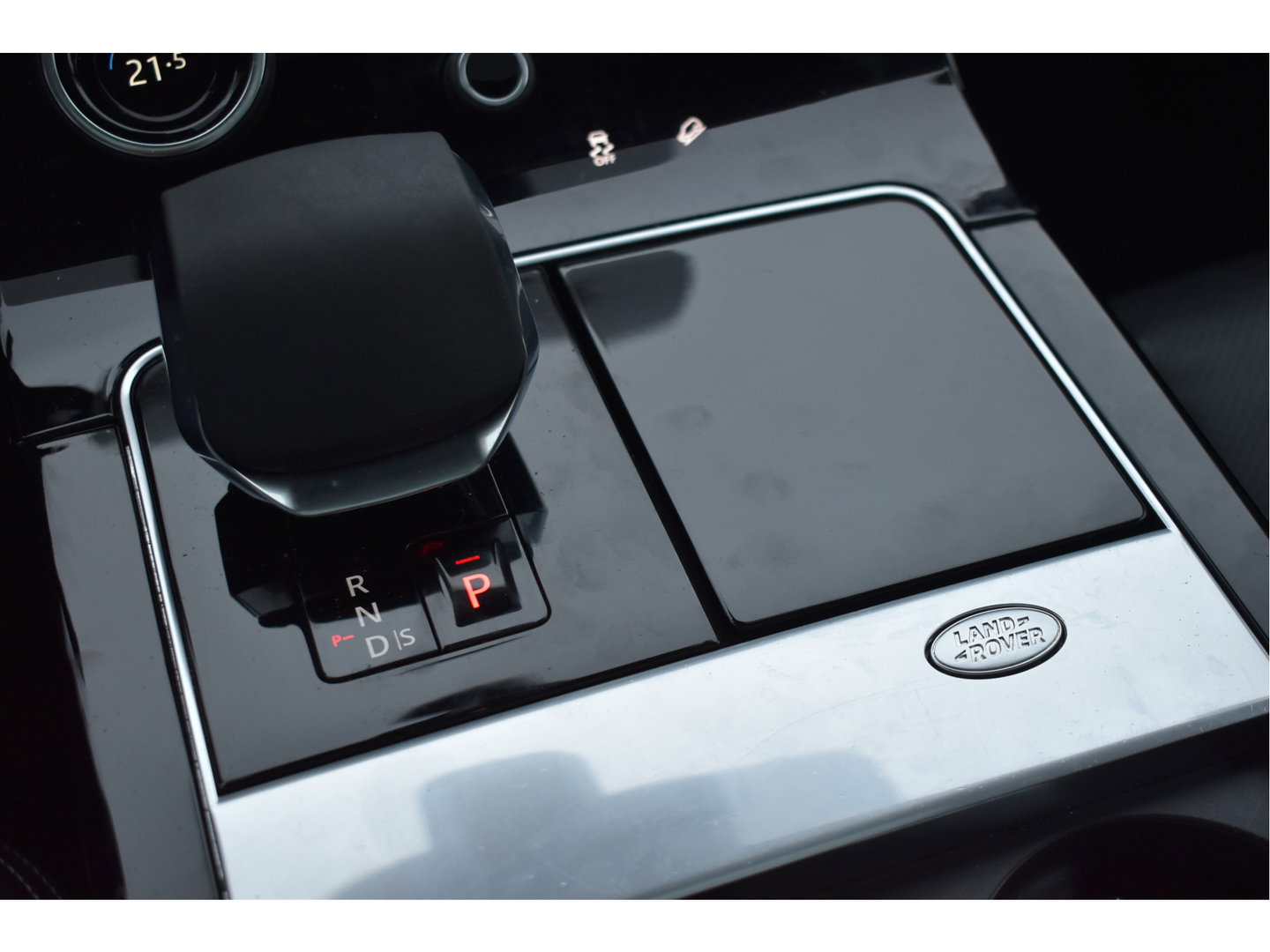 Land Rover Range Rover Velar 2.0 P400e 404pk | Open dak | Elekt.trekhaak | 360 gr. camera | Keyless | Elektr.stoelen Memory | Full LED