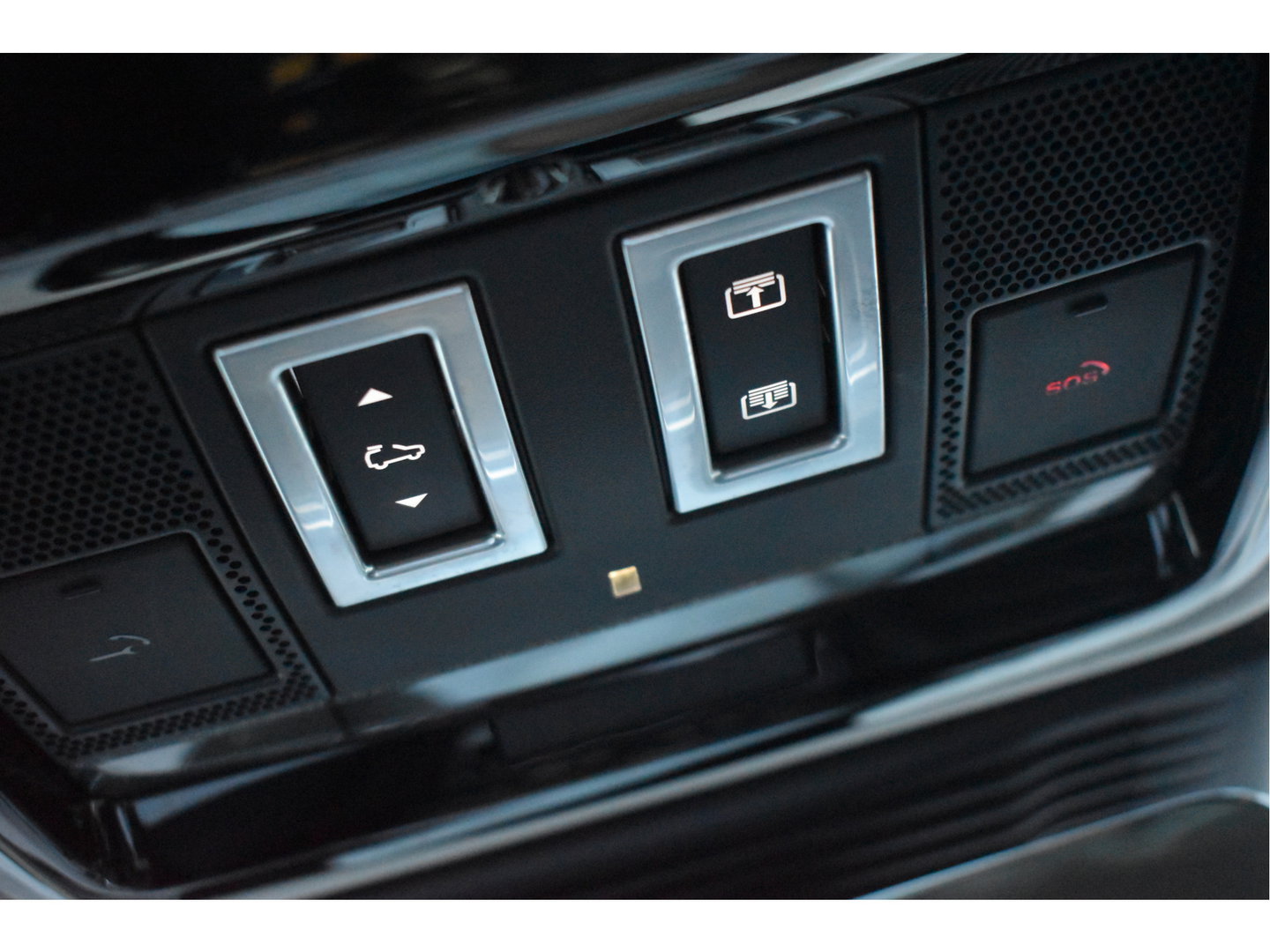 Land Rover Range Rover Velar 2.0 P400e 404pk | Open dak | Elekt.trekhaak | 360 gr. camera | Keyless | Elektr.stoelen Memory | Full LED